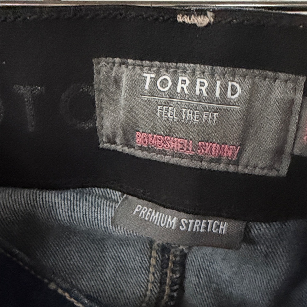 Torrid Bombshell Skinny Jeans 20T Dark Wash Premium Stretch Plus Size - Picture 5 of 6